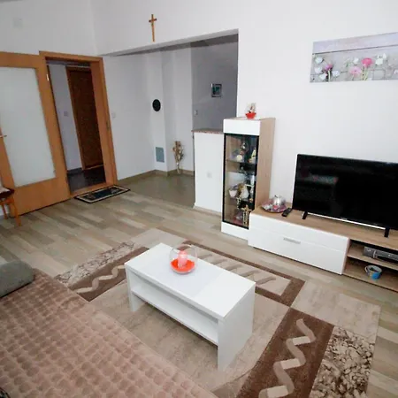 Ladan Appartamento Omišalj