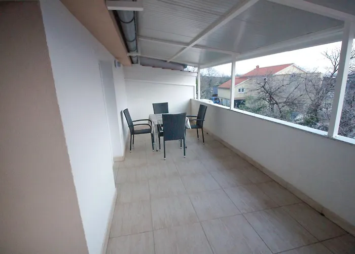 Ladan Daire Omišalj